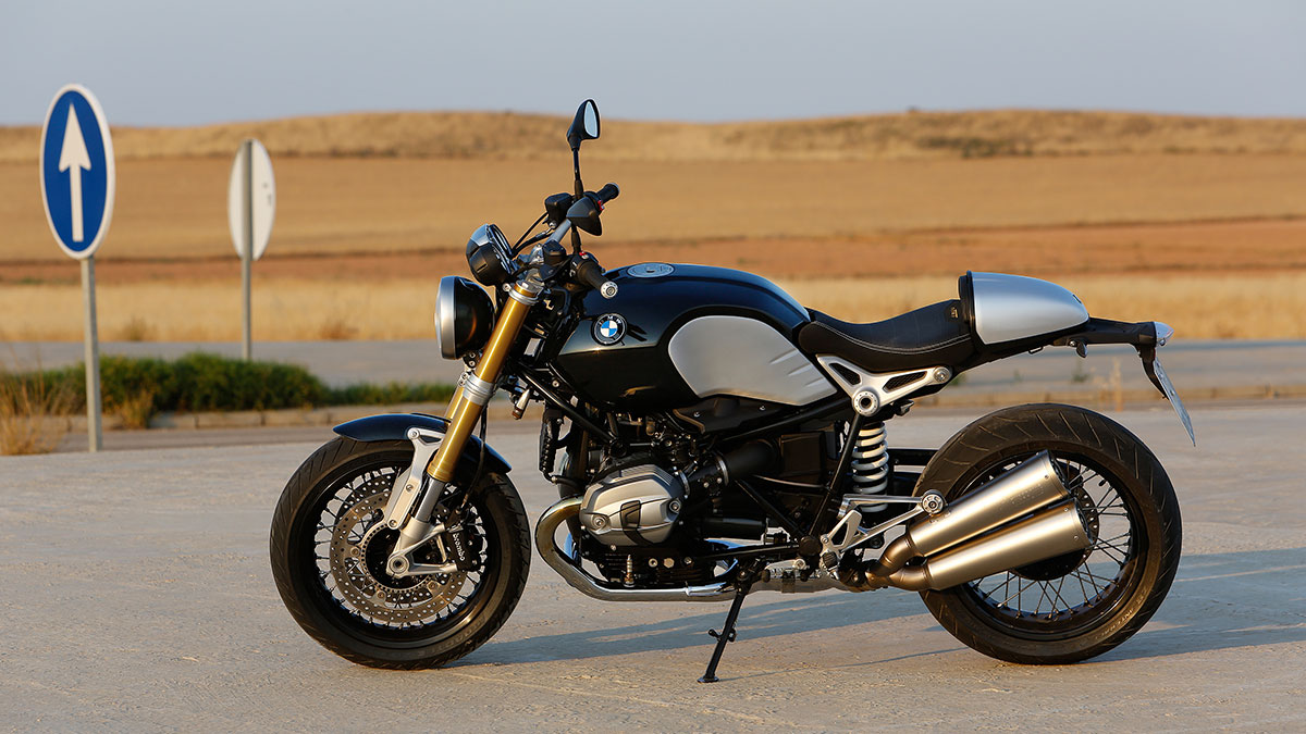 2015-BMW-R-nineT-02