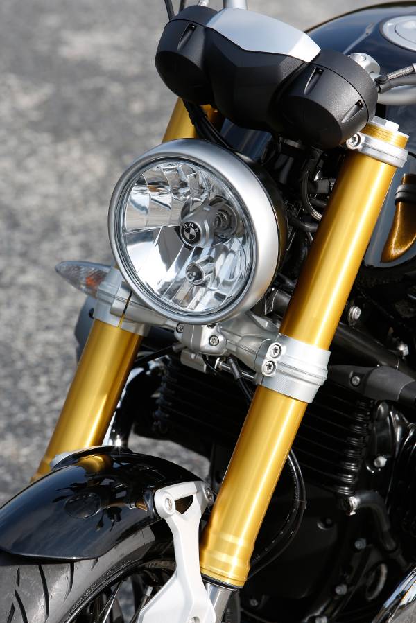 2015-BMW-R-nineT-03
