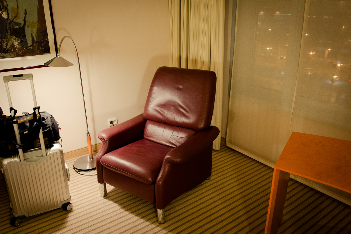 2015-Zimmer-3032-Hilton-Airport-Hotel-Muenchen-06.jpg