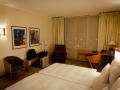 2015-Zimmer-3032-Hilton-Airport-Hotel-Muenchen-03.jpg