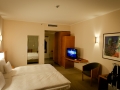 2015-Zimmer-3032-Hilton-Airport-Hotel-Muenchen-05.jpg