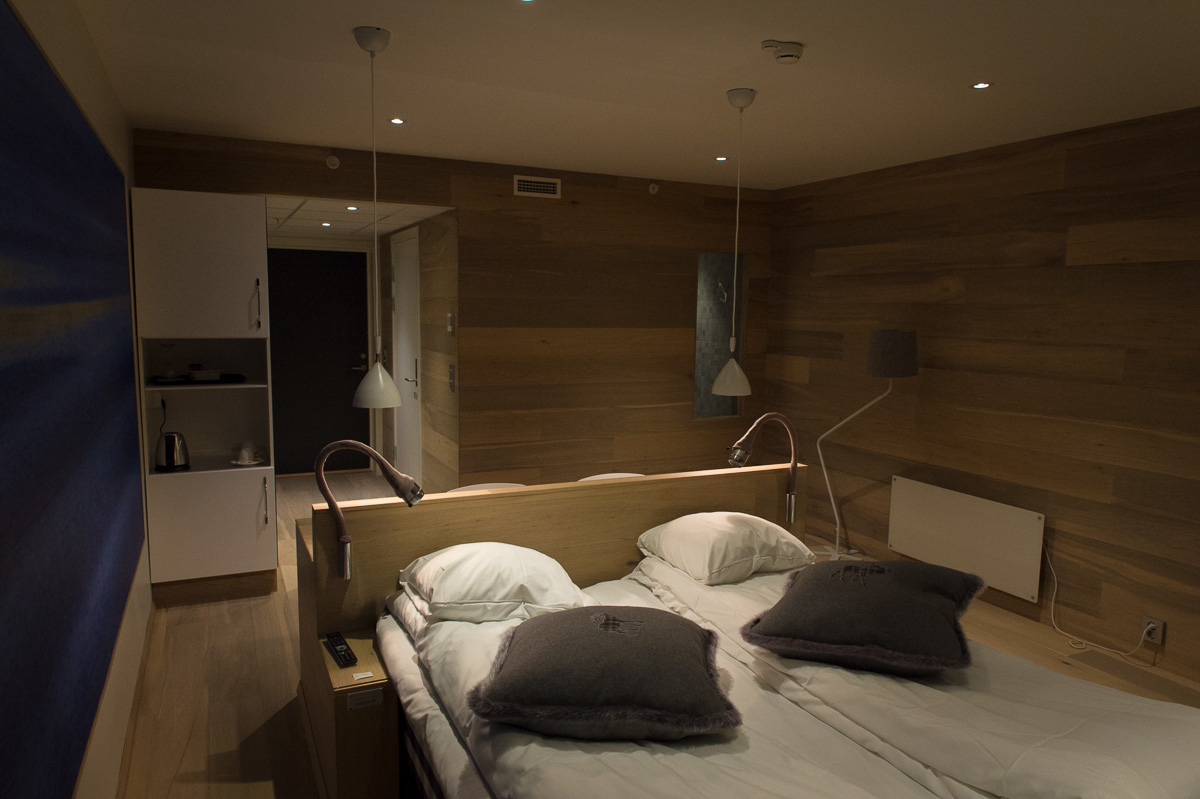 2015-Zimmer-310-Malangen-Brygger-Resort-Mestervik-Norwegen-06.jpg