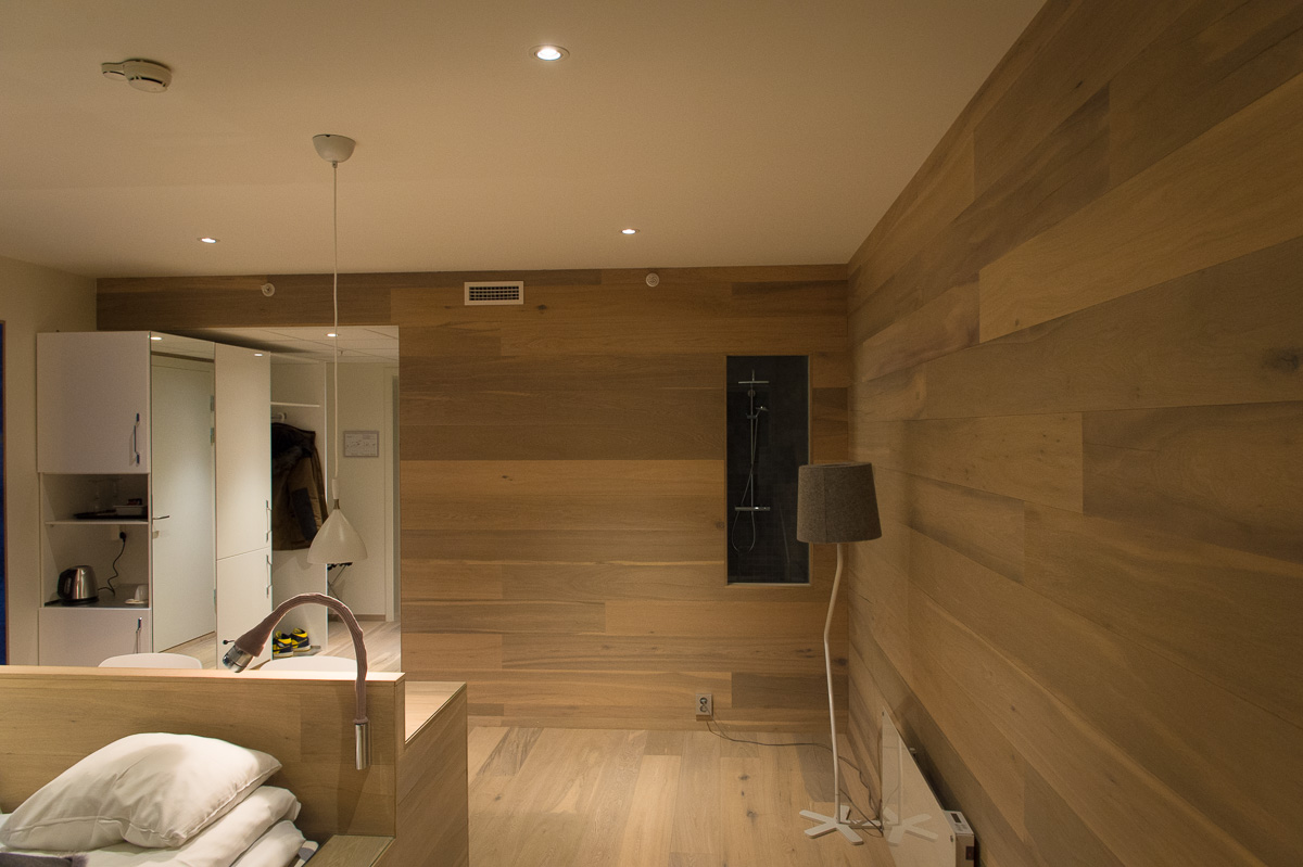 2015-Zimmer-310-Malangen-Brygger-Resort-Mestervik-Norwegen-07.jpg