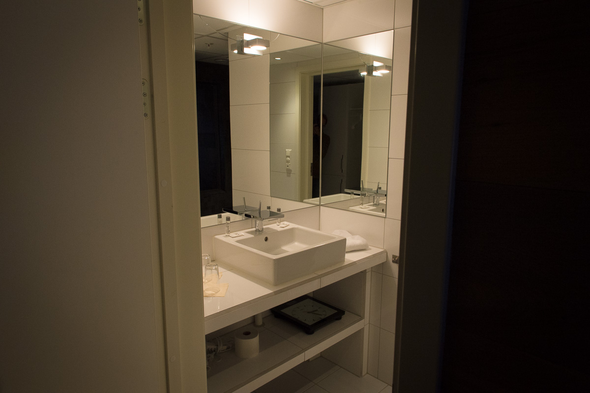 2015-Zimmer-310-Malangen-Brygger-Resort-Mestervik-Norwegen-13.jpg
